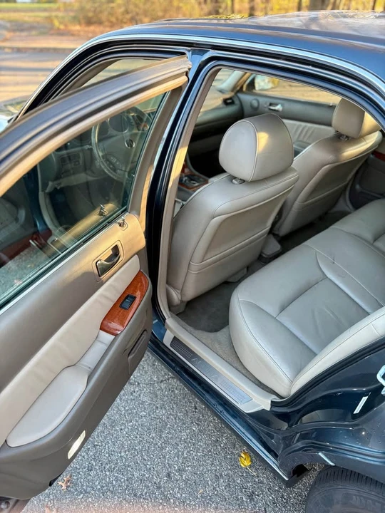 2004 Acura RL 1st Gen - Image 15 of 17