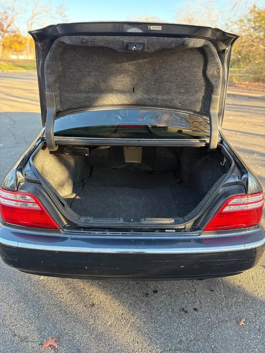 2004 Acura RL 1st Gen - Image 16 of 17