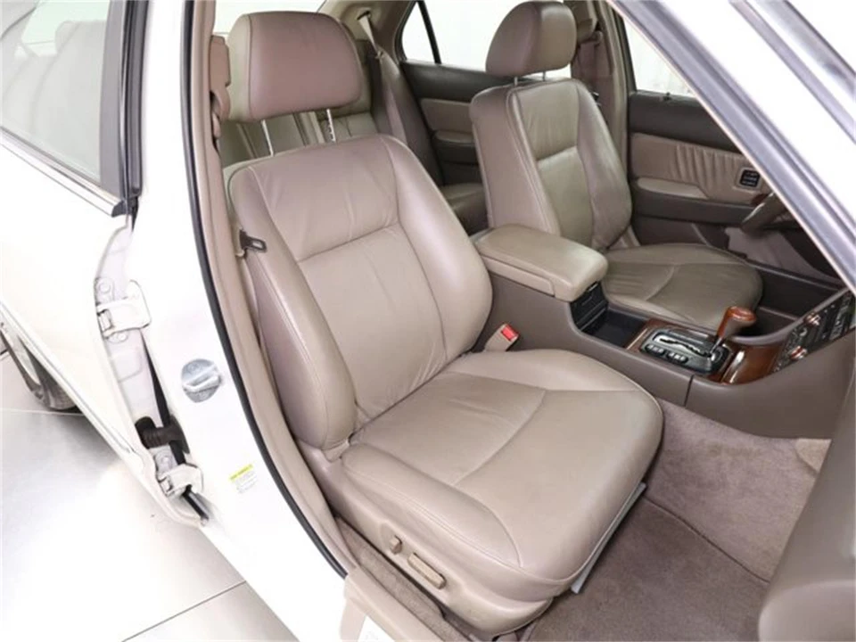 2004 Acura RL 1st Gen - Image 17 of 31