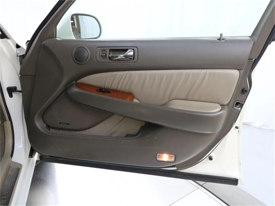 2004 Acura RL 1st Gen - Image 24 of 31