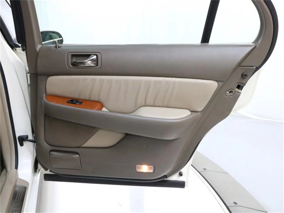 2004 Acura RL 1st Gen - Image 23 of 31