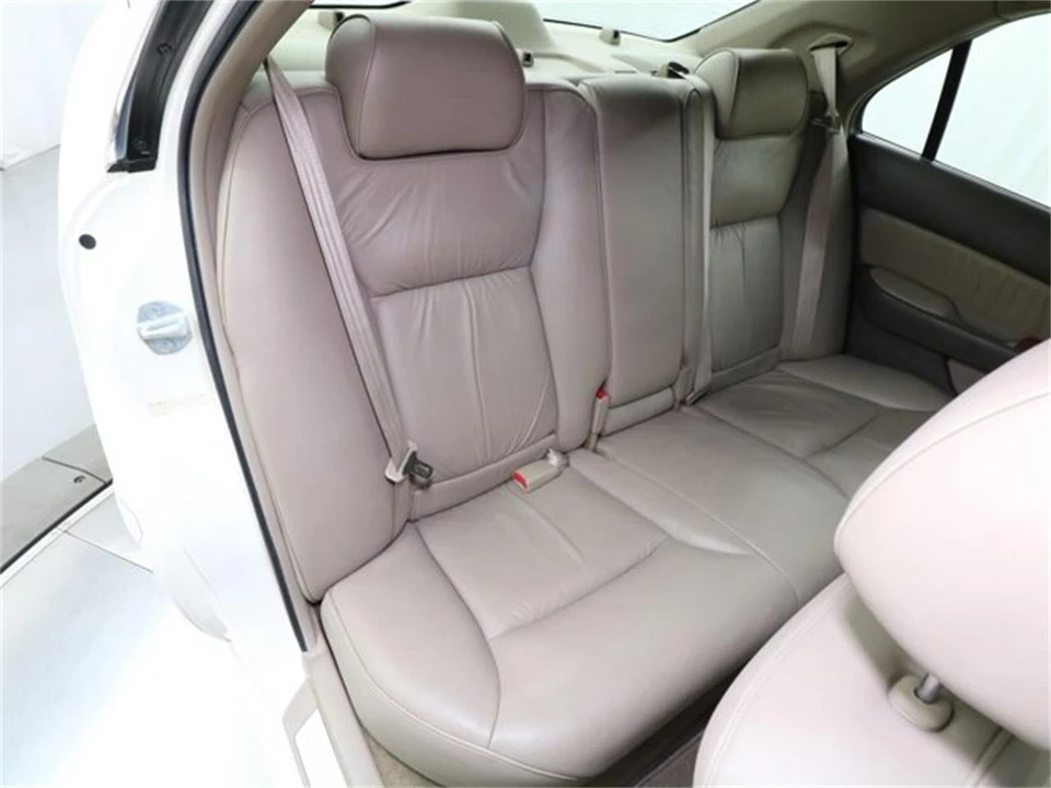 2004 Acura RL 1st Gen - Image 18 of 31