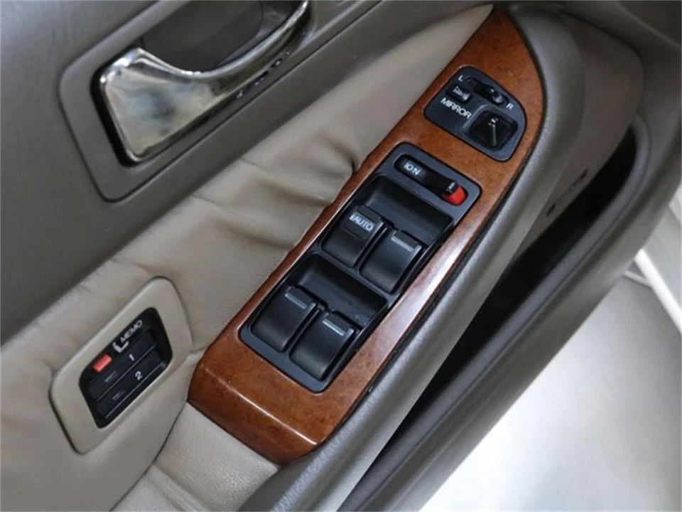 2004 Acura RL 1st Gen - Image 20 of 31