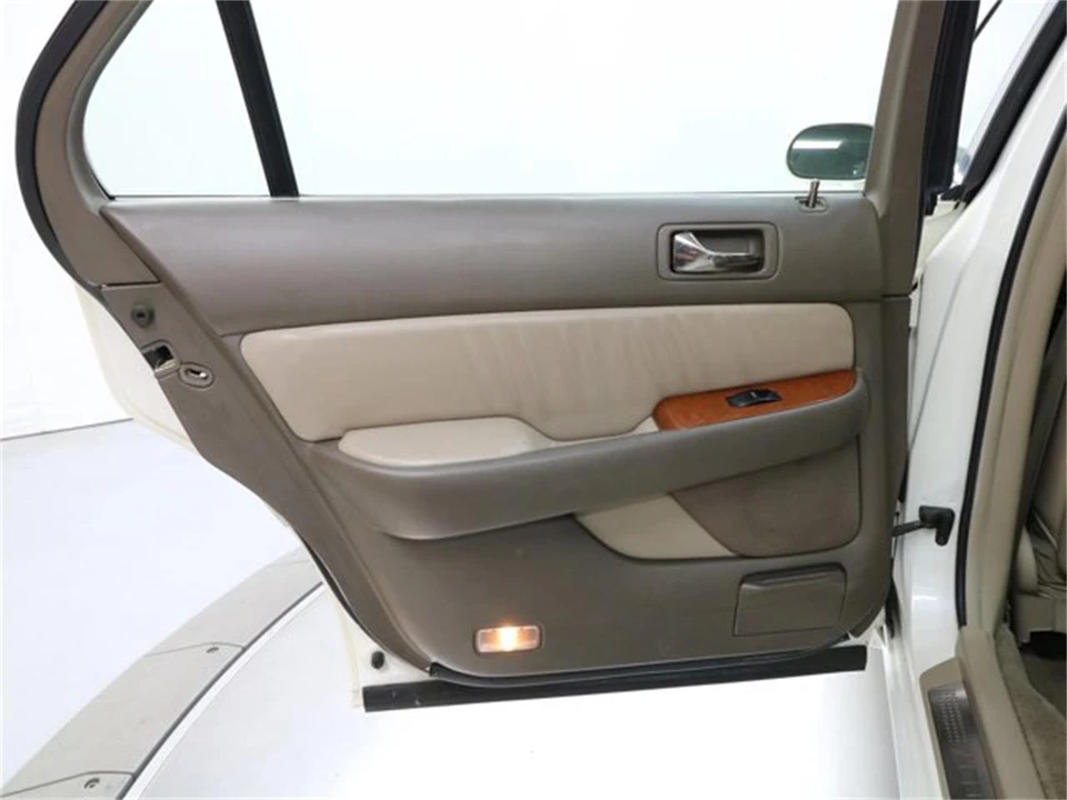 2004 Acura RL 1st Gen - Image 22 of 31