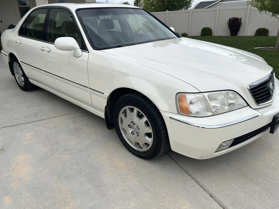 2004 Acura RL 1st Gen - Image 16 of 31