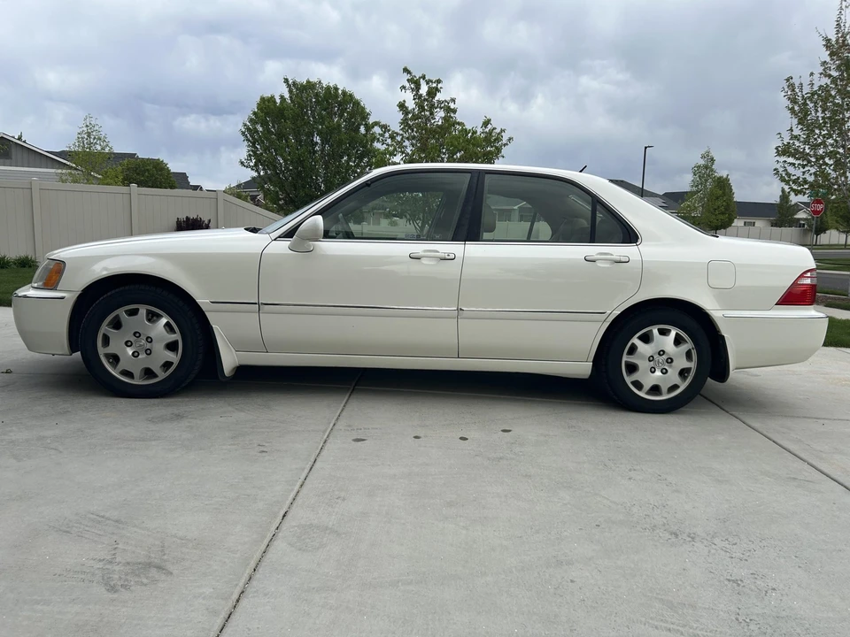 2004 Acura RL 1st Gen - Image 3 of 31