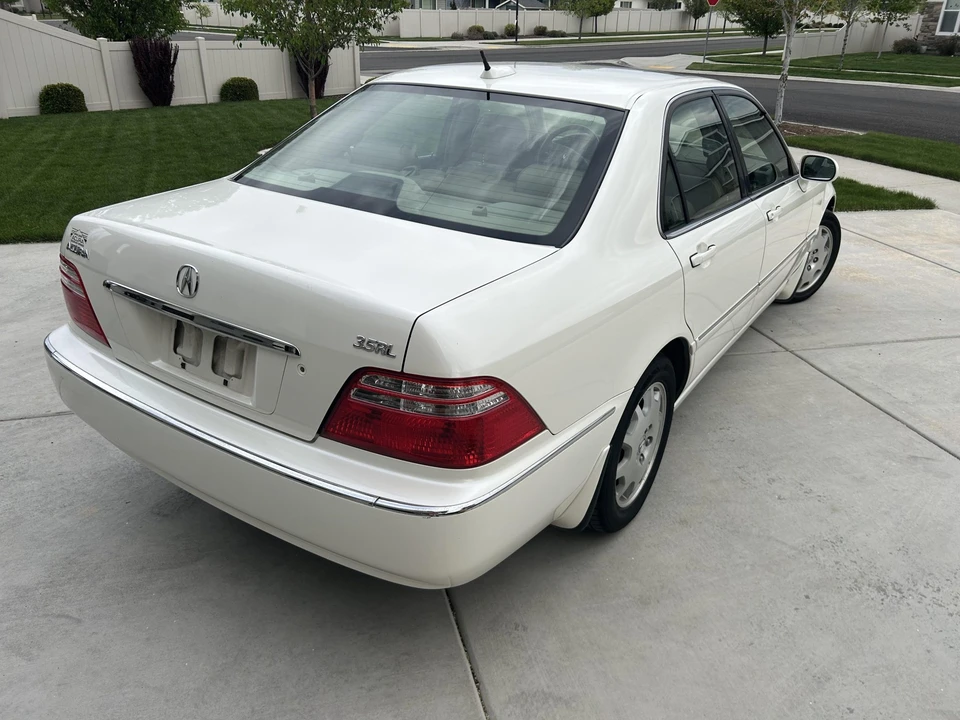 2004 Acura RL 1st Gen - Image 9 of 31