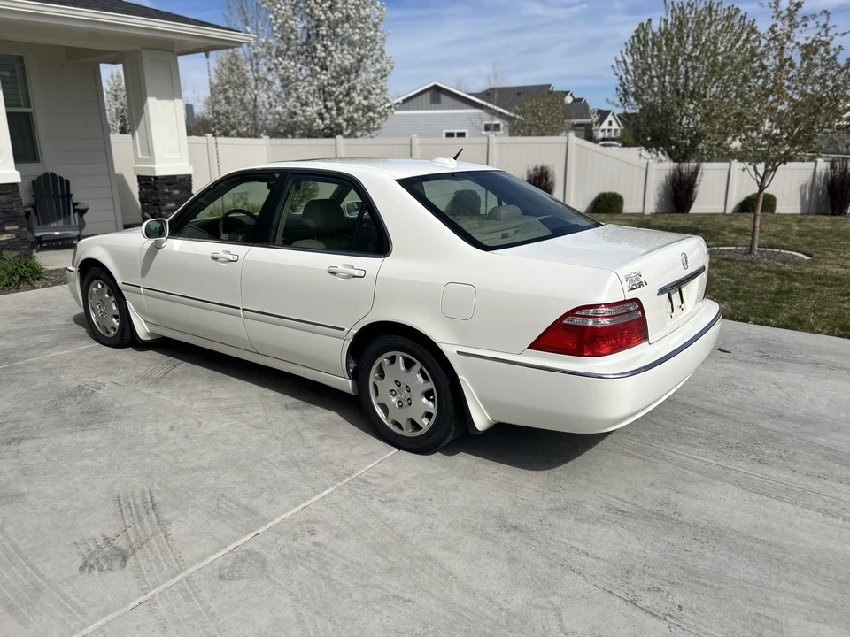2004 Acura RL 1st Gen - Image 5 of 31