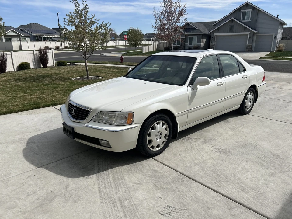 2004 Acura RL 1st Gen - Image 2 of 31