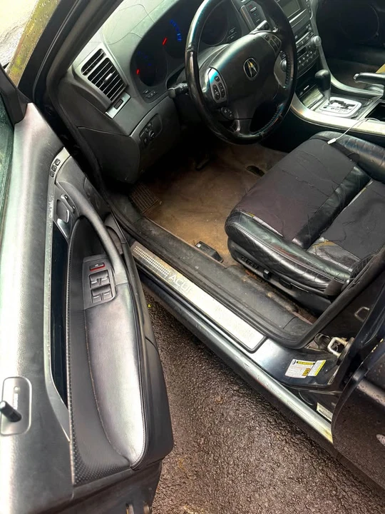 2004 Acura TL 3rd Gen - Image 6 of 10