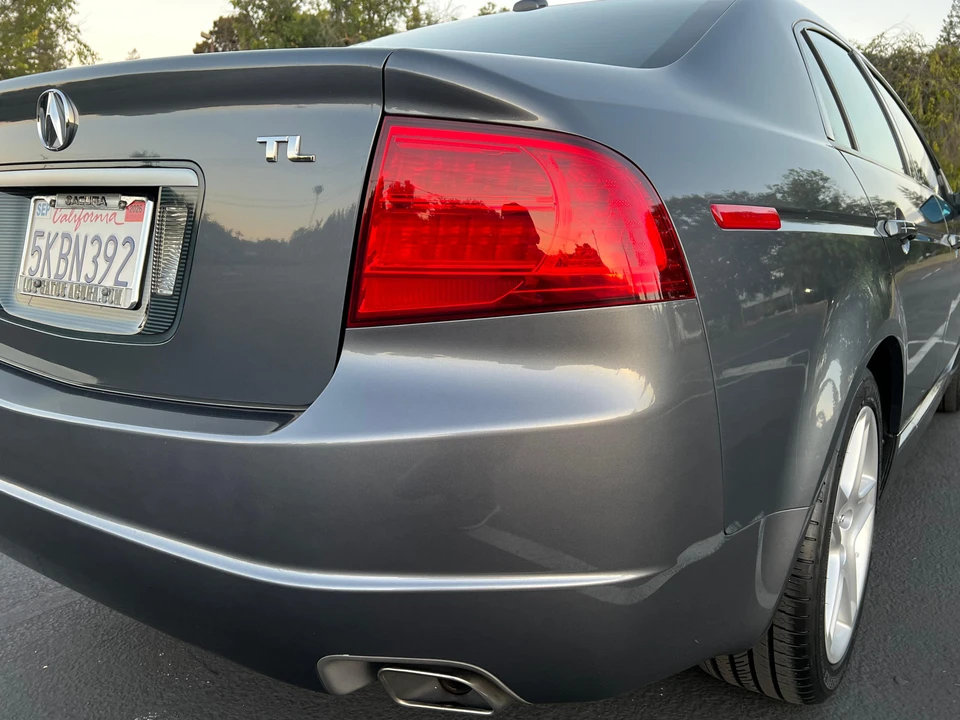 2004 Acura TL 3rd Gen - Image 16 of 31