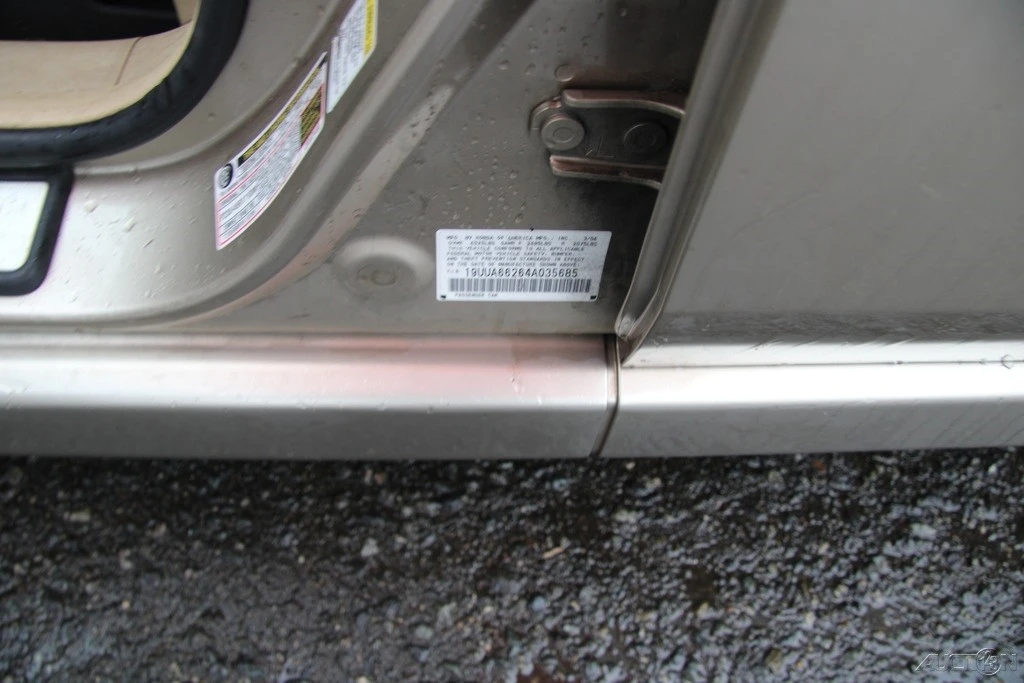 2004 Acura TL 3rd Gen - Image 12 of 21