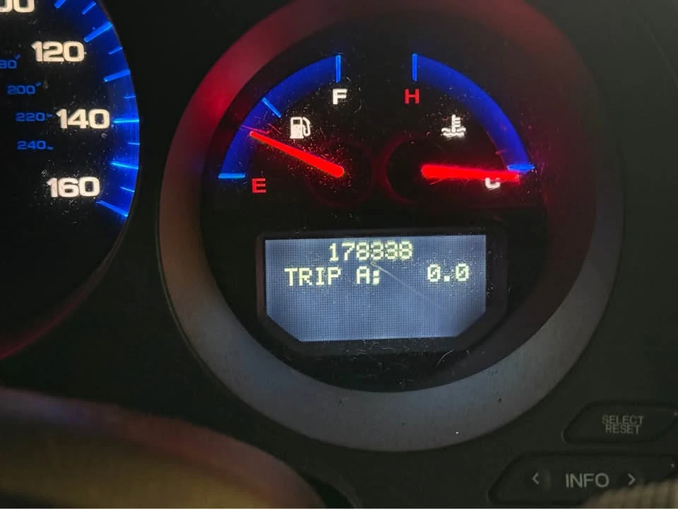 2004 Acura TL 3rd Gen - Image 3 of 9