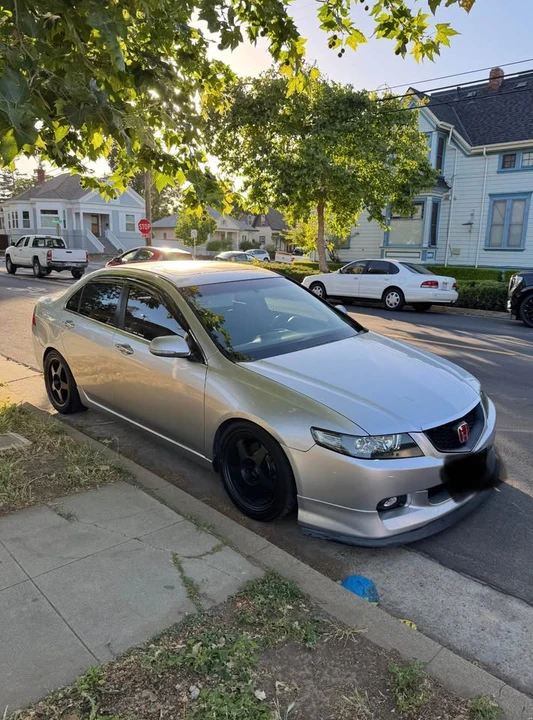 2004 Acura TSX 1st Gen - Image 2 of 5