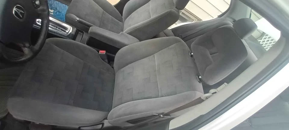 2004 Acura EL - Image 16 of 19