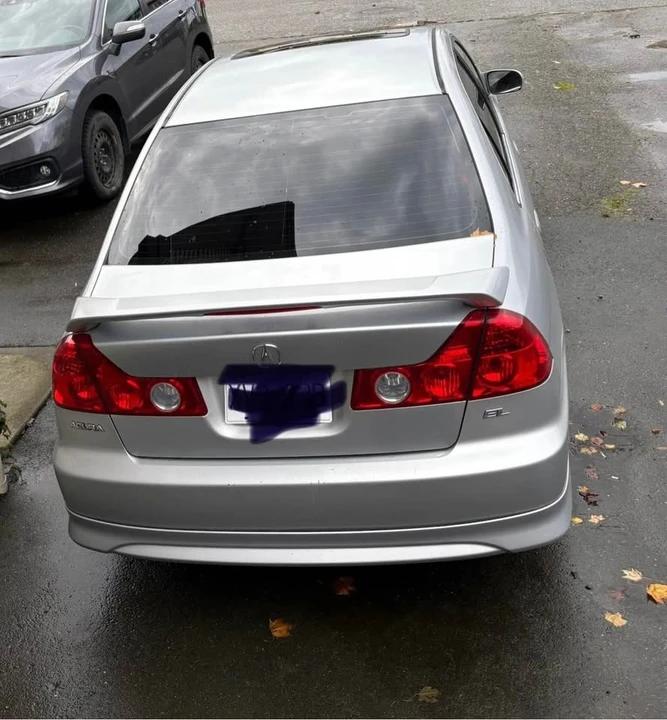 2004 Acura EL - Image 2 of 7