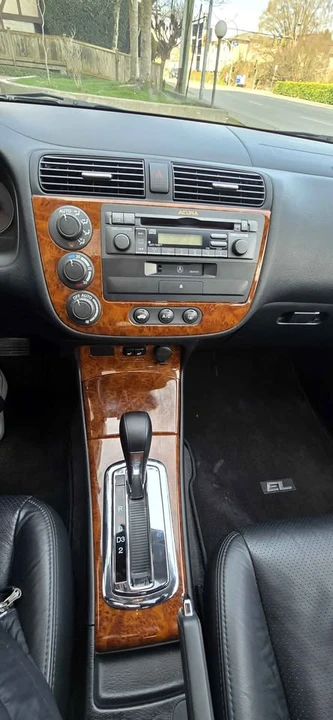 2004 Acura EL - Image 9 of 16