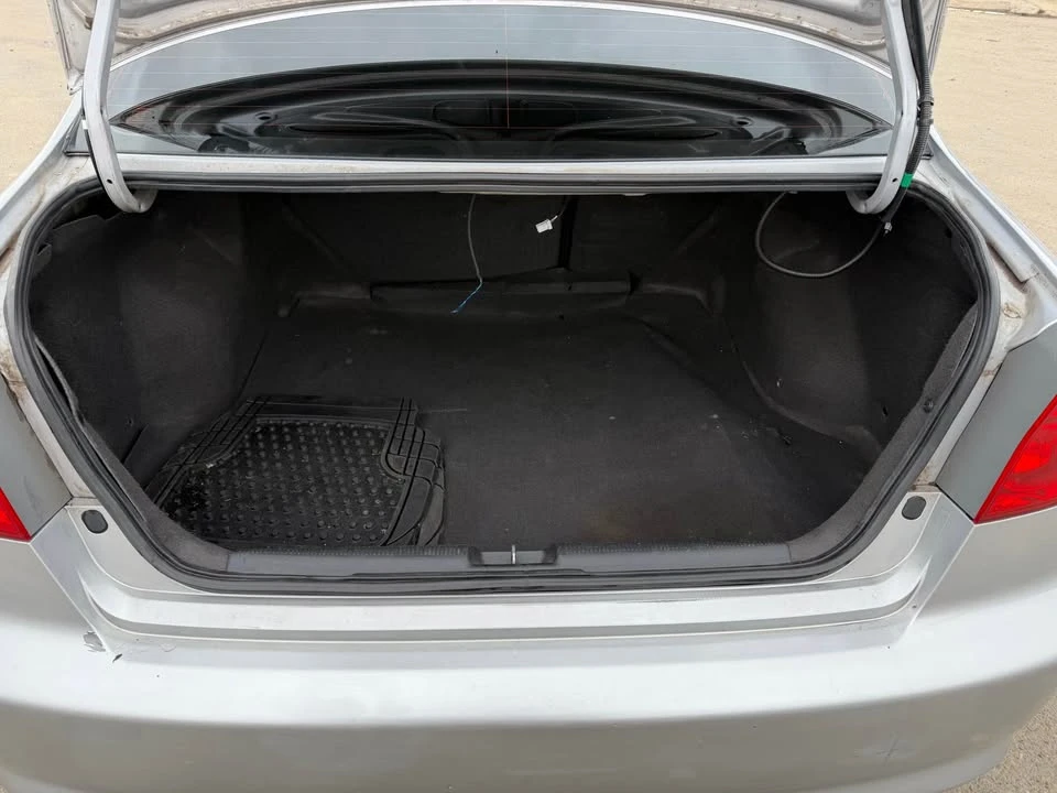 2004 Acura EL - Image 6 of 7