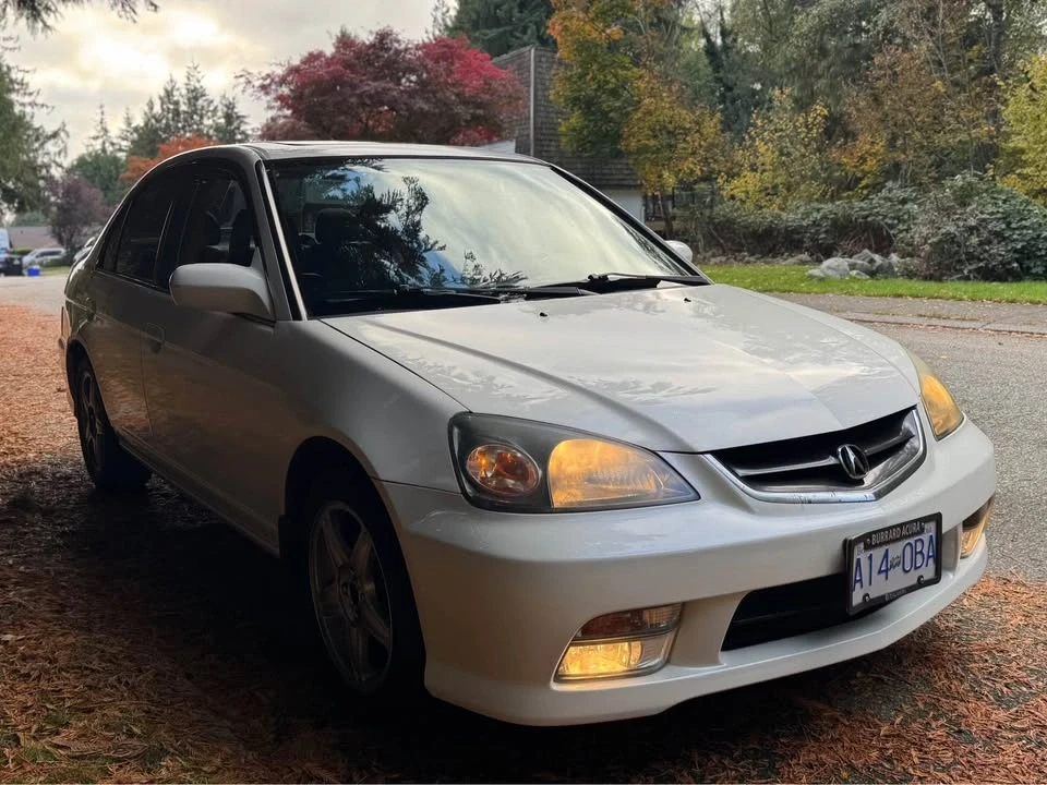 2004 Acura EL - Image 2 of 12