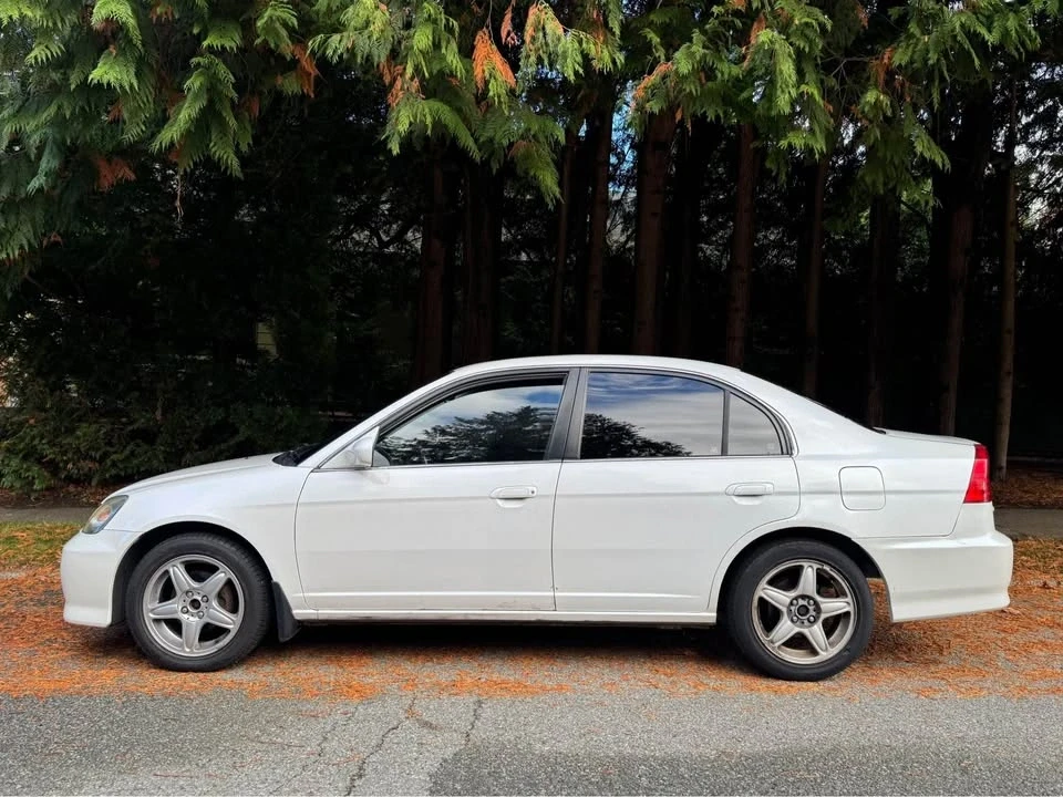 2004 Acura EL - Image 4 of 12
