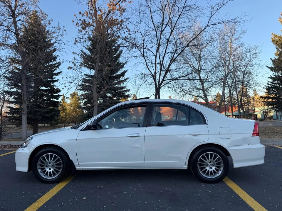 2004 Acura EL - Image 2 of 12