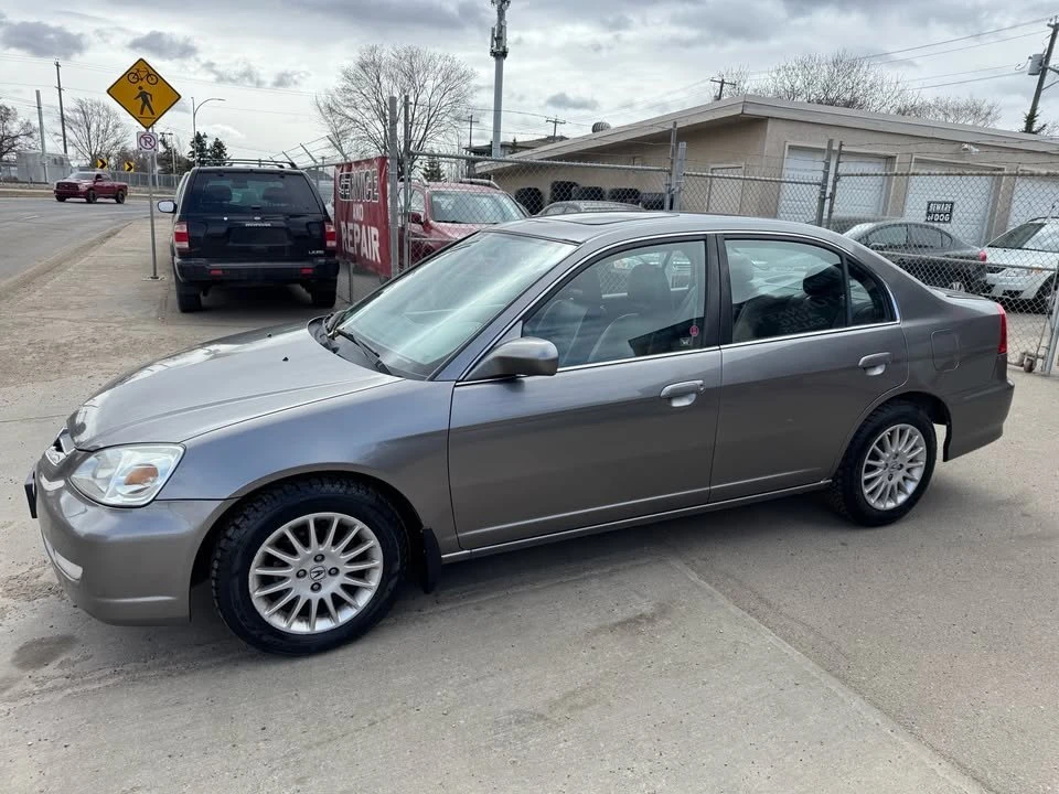 2004 Acura EL - Image 10 of 18
