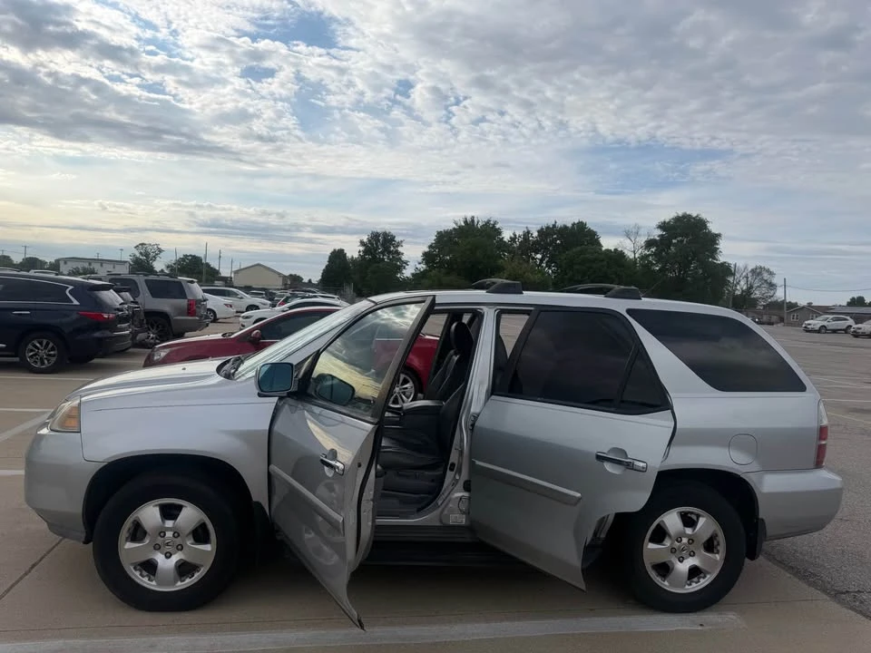 2004 Acura MDX 1st Gen - Image 2 of 16