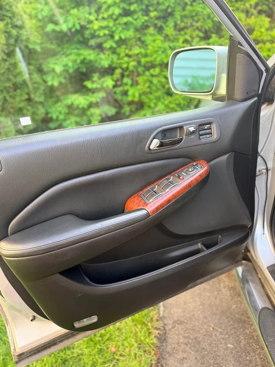 2004 Acura MDX 1st Gen - Image 4 of 11