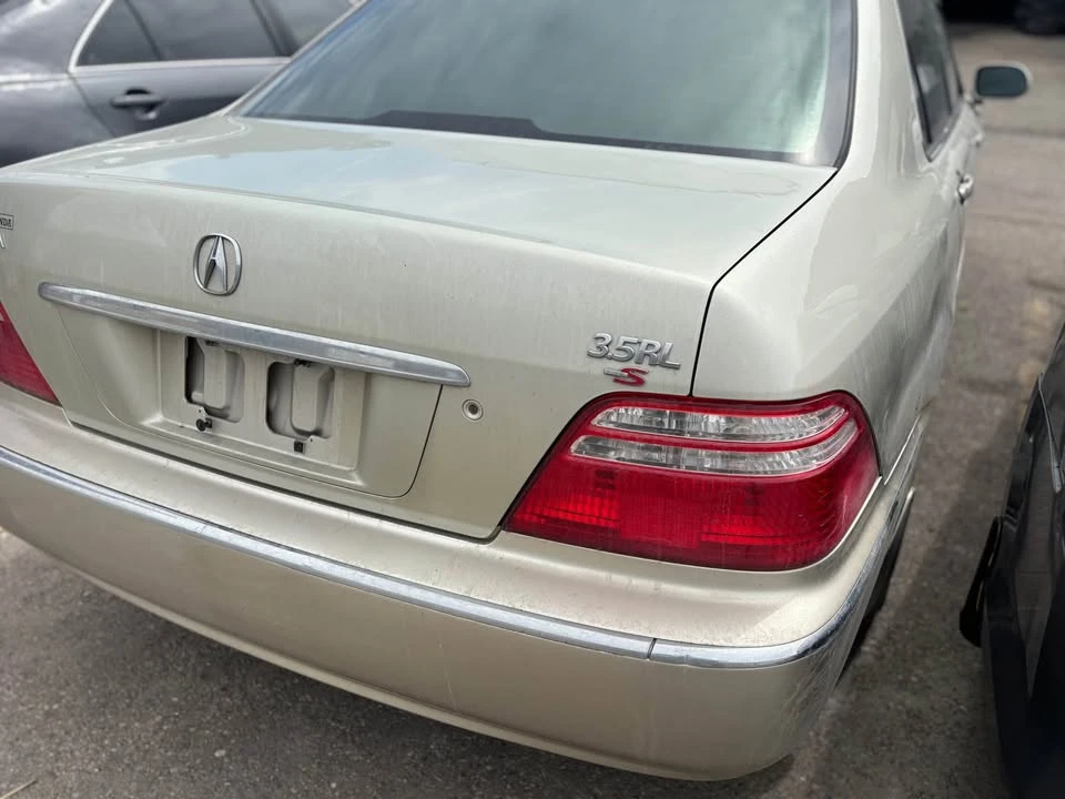 2004 Acura RL 1st Gen - Image 2 of 5