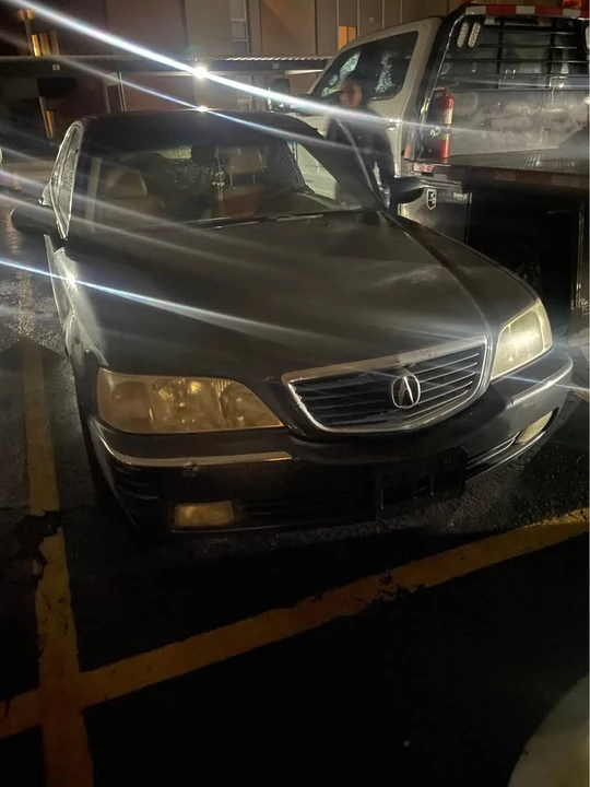 2004 Acura RL 1st Gen - Image 2 of 5