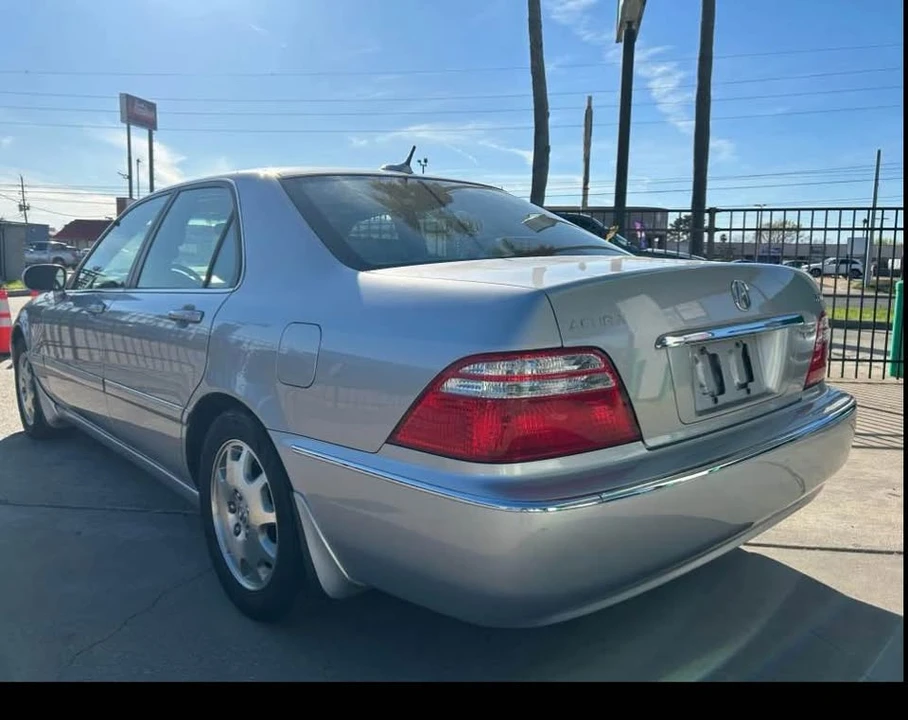 2004 Acura RL 1st Gen - Image 3 of 9