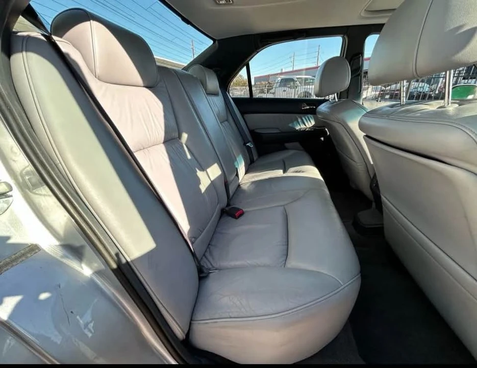 2004 Acura RL 1st Gen - Image 8 of 9
