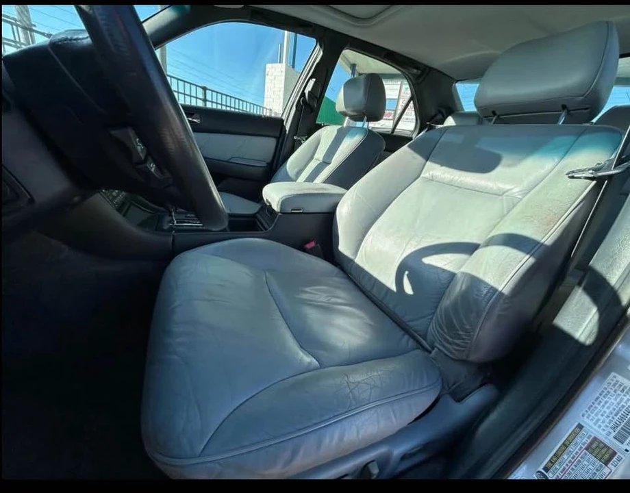 2004 Acura RL 1st Gen - Image 6 of 9