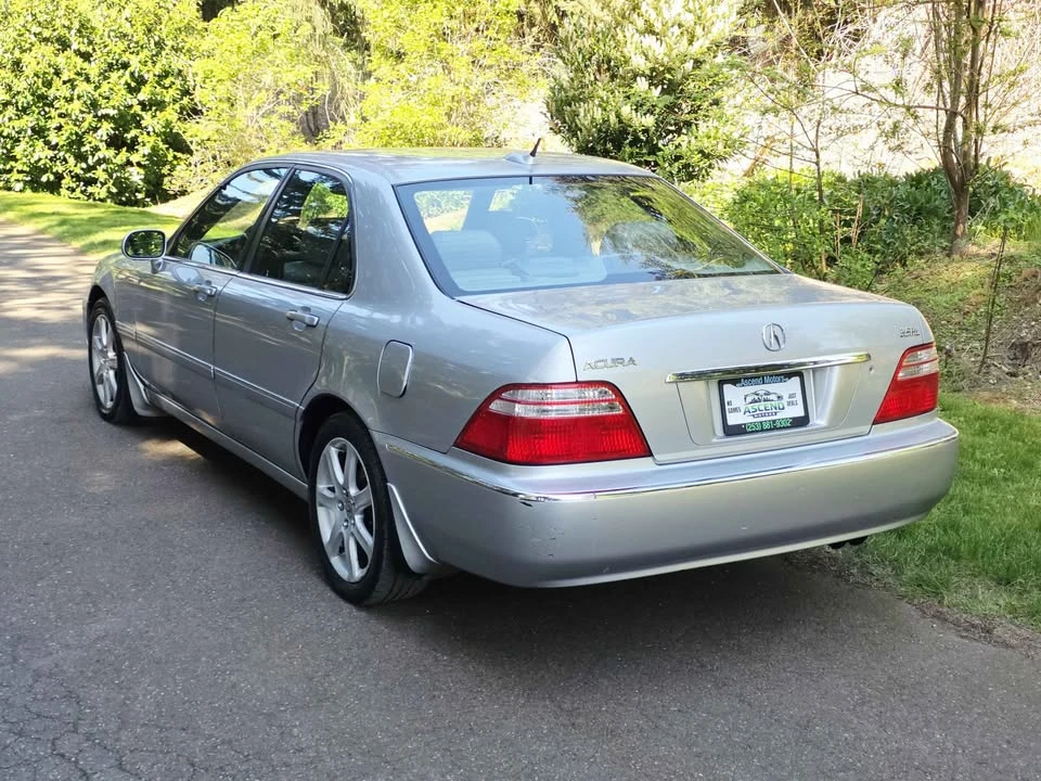 2004 Acura RL 1st Gen - Image 3 of 17