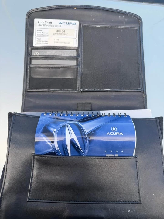 2004 Acura RL 1st Gen - Image 17 of 18