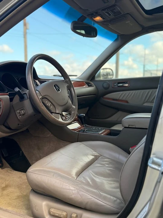 2004 Acura RL 1st Gen - Image 9 of 18