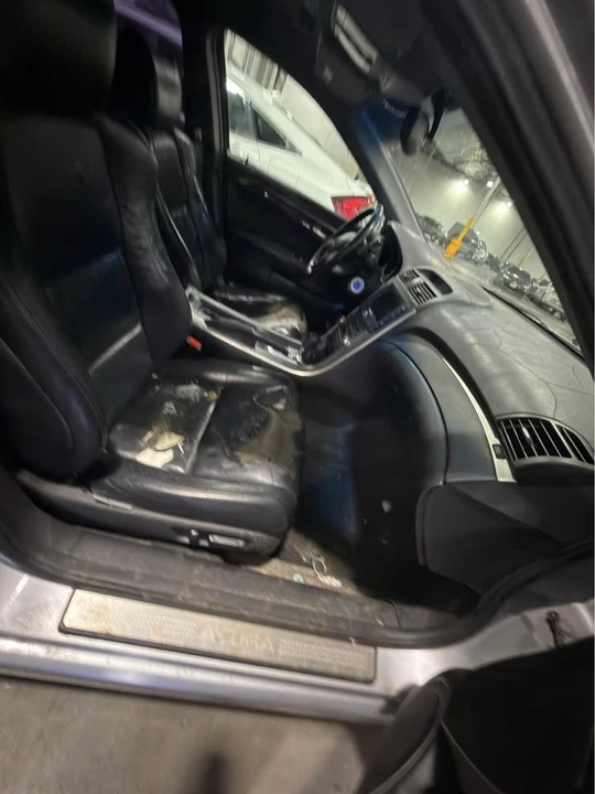 2004 Acura TL 3rd Gen - Image 11 of 15