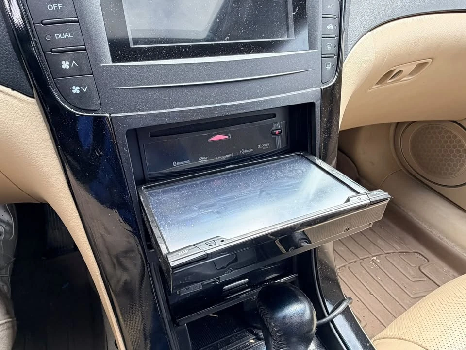 2004 Acura TL 3rd Gen - Image 11 of 14
