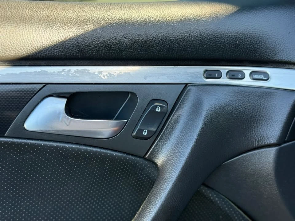 2004 Acura TL 3rd Gen - Image 10 of 20
