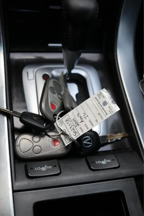 2004 Acura TL 3rd Gen - Image 13 of 15