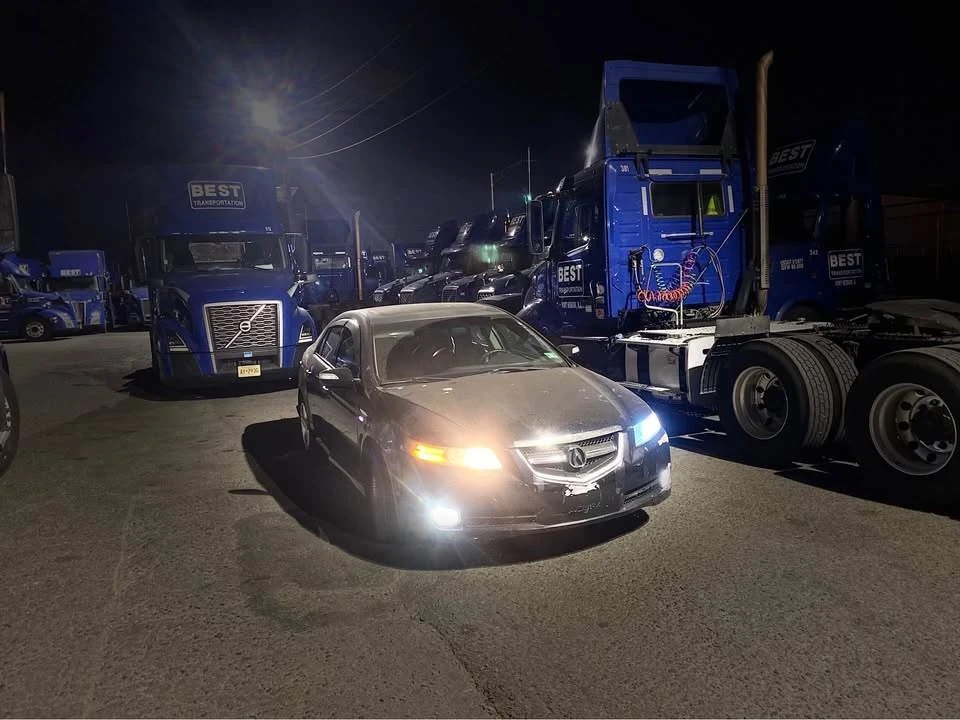 2004 Acura TL 3rd Gen - Image 2 of 11