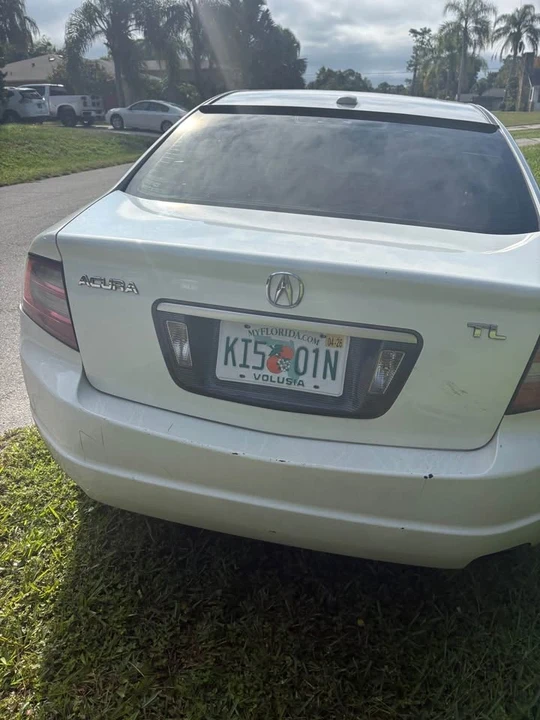 2004 Acura TL 3rd Gen - Image 10 of 12