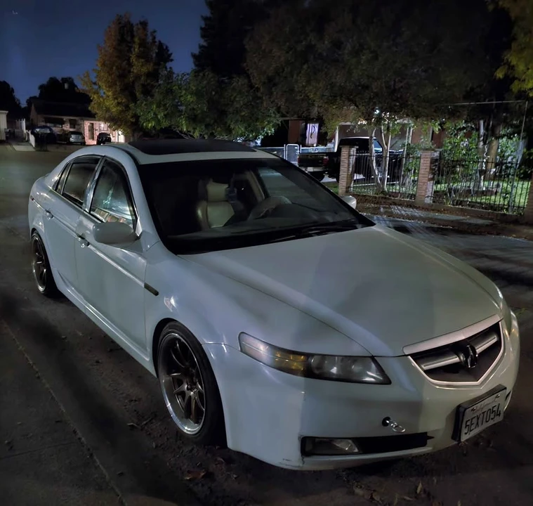 2004 Acura TL 3rd Gen - Image 2 of 11
