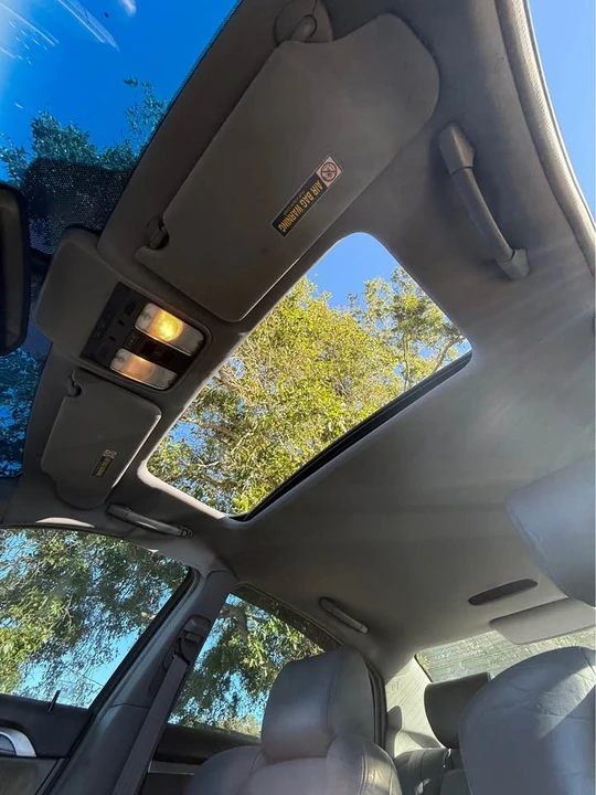 2004 Acura TL 3rd Gen - Image 12 of 20