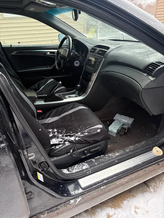 2004 Acura TL 3rd Gen - Image 6 of 9