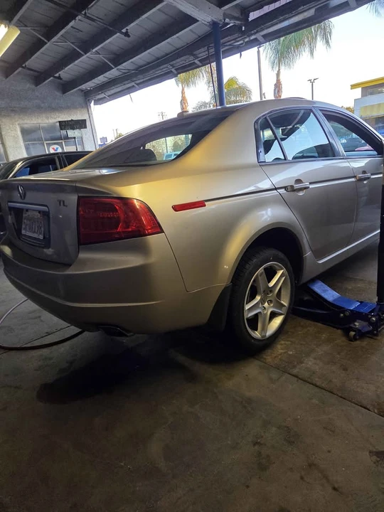 2004 Acura TL 3rd Gen - Image 6 of 12