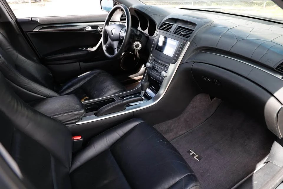 2004 Acura TL 3rd Gen - Image 9 of 11