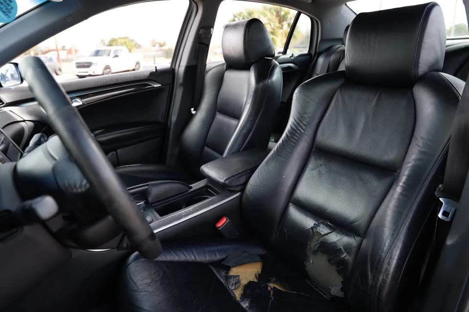 2004 Acura TL 3rd Gen - Image 6 of 11