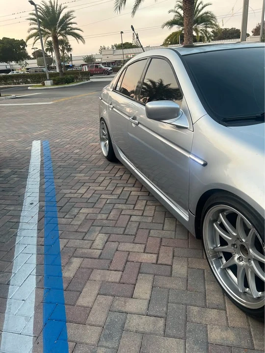 2004 Acura TL 3rd Gen - Image 10 of 12