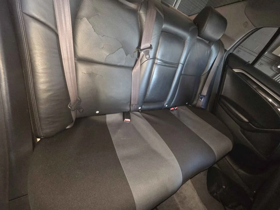 2004 Acura TL 3rd Gen - Image 11 of 12